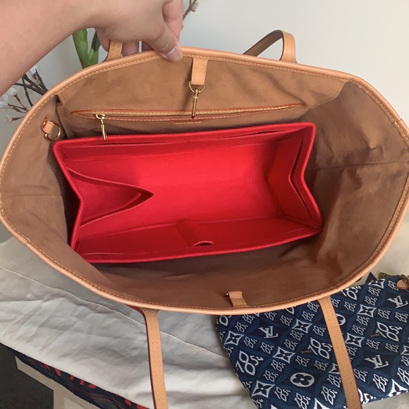 LOUIS VUITTON - Picture 7 of 16